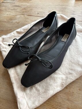 Badgley Mischka Black Pointed Toe Ballet Flats with Bow | Size 10 | $198